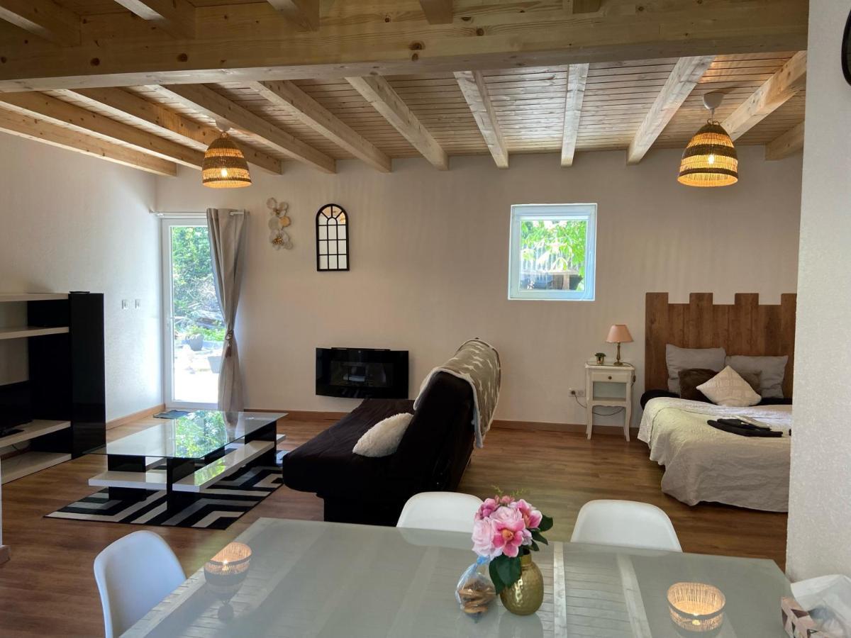 Le Noyer: Petit Chalet Cosy Proche De Mulhouse Riedisheim Exterior photo